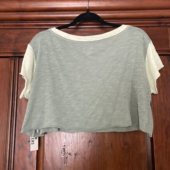 NWT Urban Outfitters Green Short sleeve Crop Top Size S - Picture 4 of 6